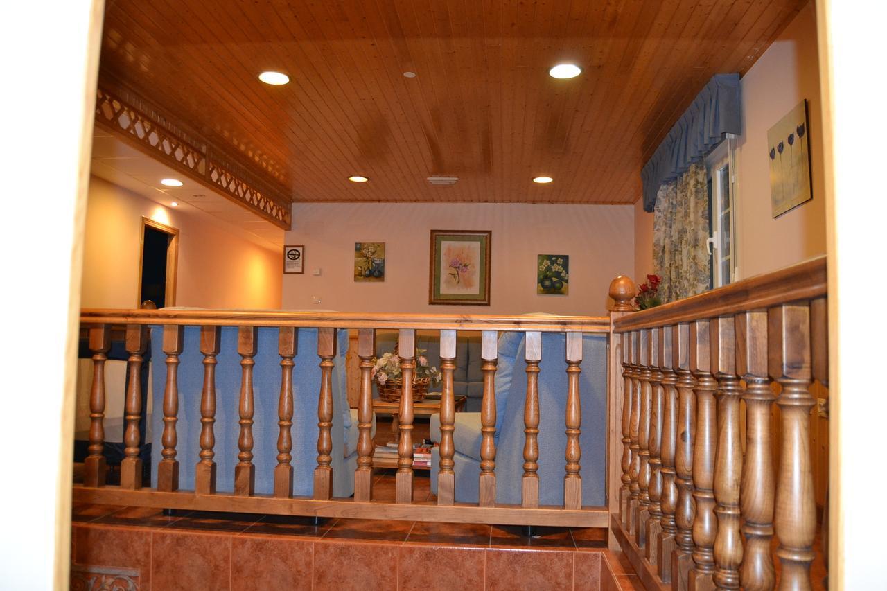 Hotel Restaurante Las Camelias Jarrio Esterno foto