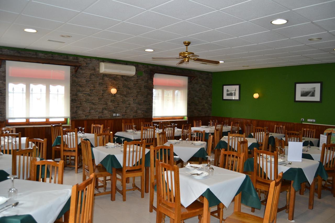 Hotel Restaurante Las Camelias Jarrio Esterno foto
