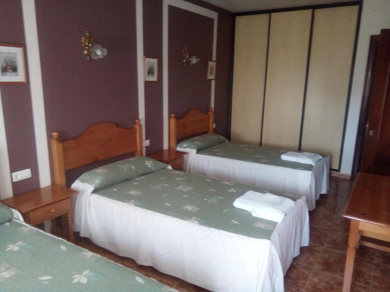 Hotel Restaurante Las Camelias Jarrio Esterno foto